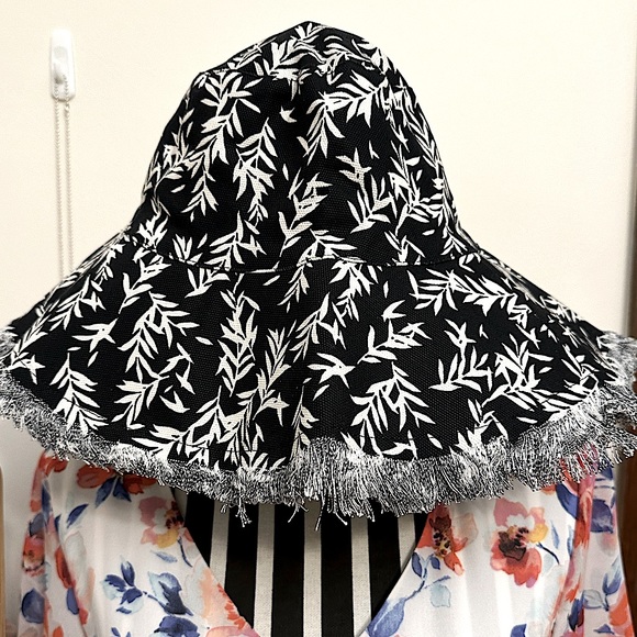 FRENCH CONNECTION | LEAF PRINT SUNHAT | Black & Ecru | NWT - Picture 8 of 12